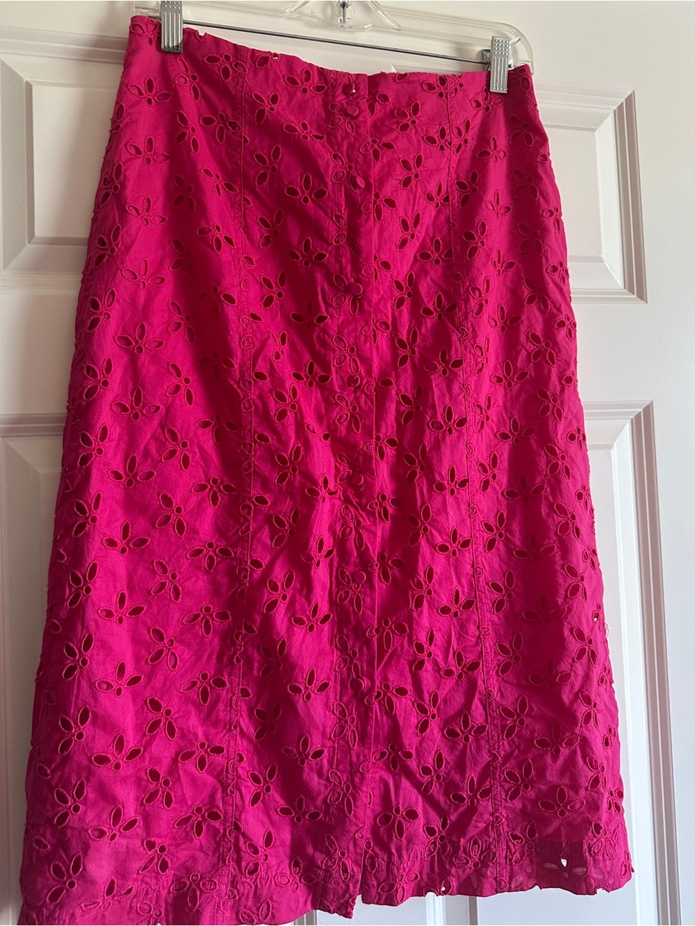 Button-front cotton eyelet pencil skirt - Picture 5 of 10